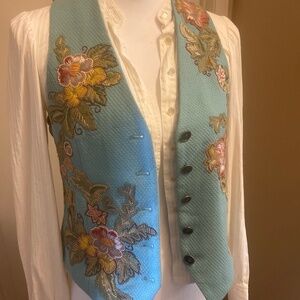 Sundance Vest embroidered with lining and adjustable waist belt